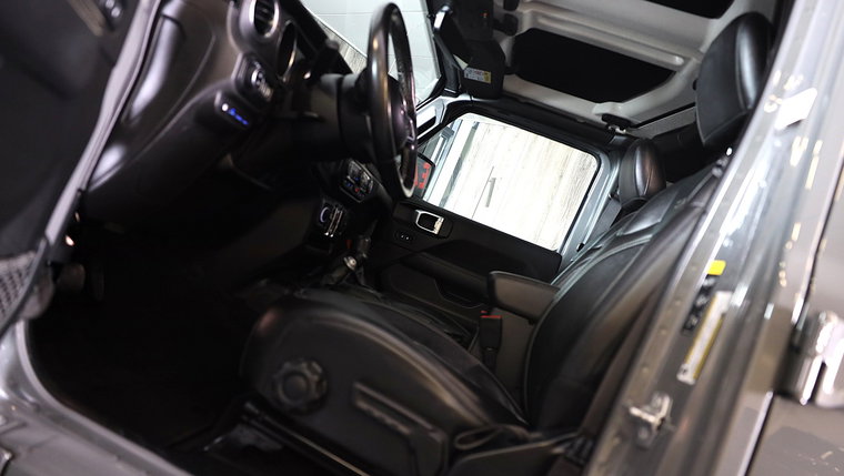 Vehicle Image 8