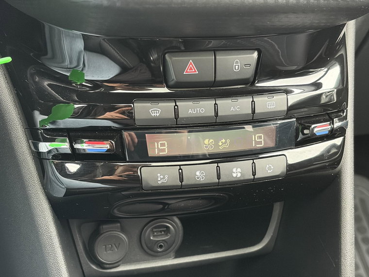 Vehicle Image 27