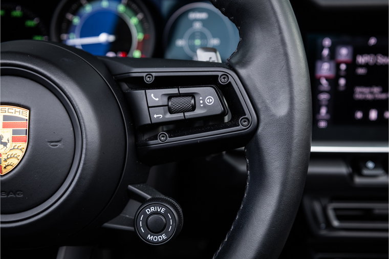 Vehicle Image 32