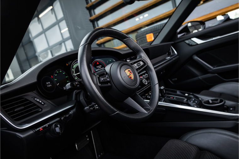 Vehicle Image 10