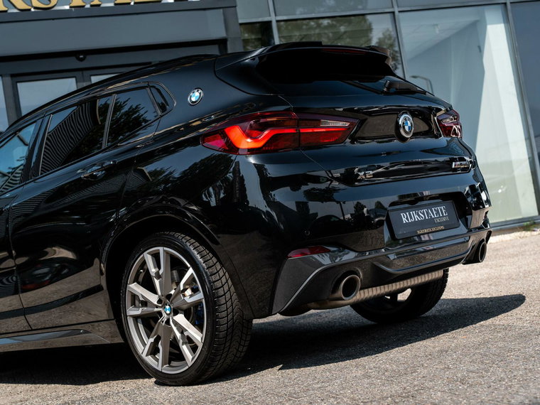 Vehicle Image 38