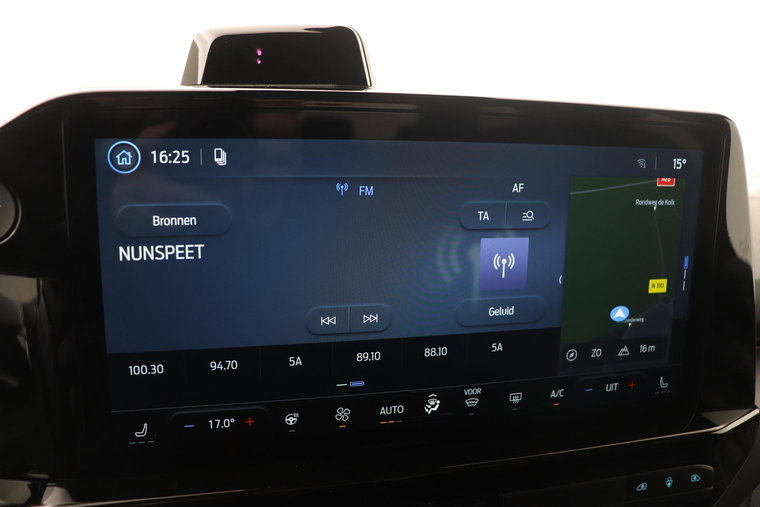 Vehicle Image 32