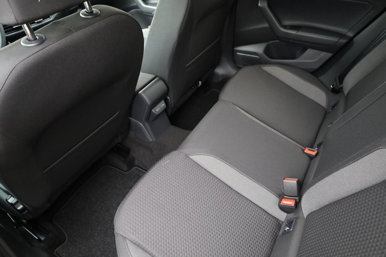 Vehicle Image 33
