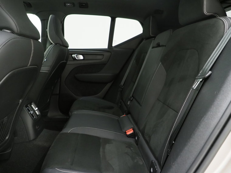 Vehicle Image 41