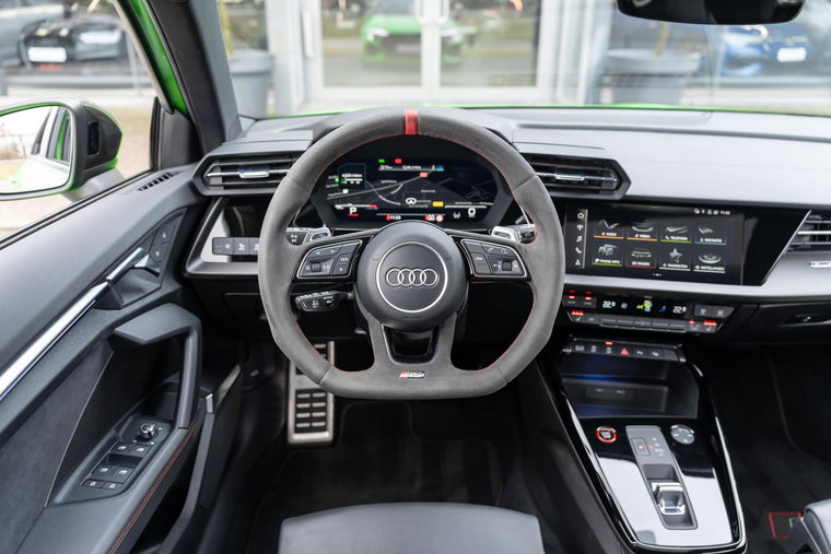 Vehicle Image 18