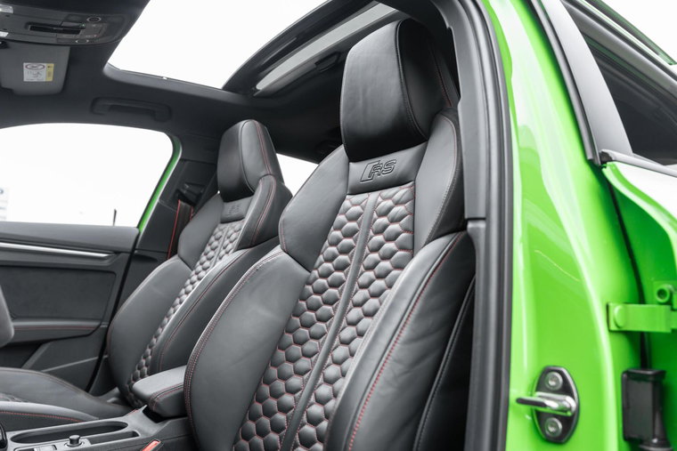 Vehicle Image 30