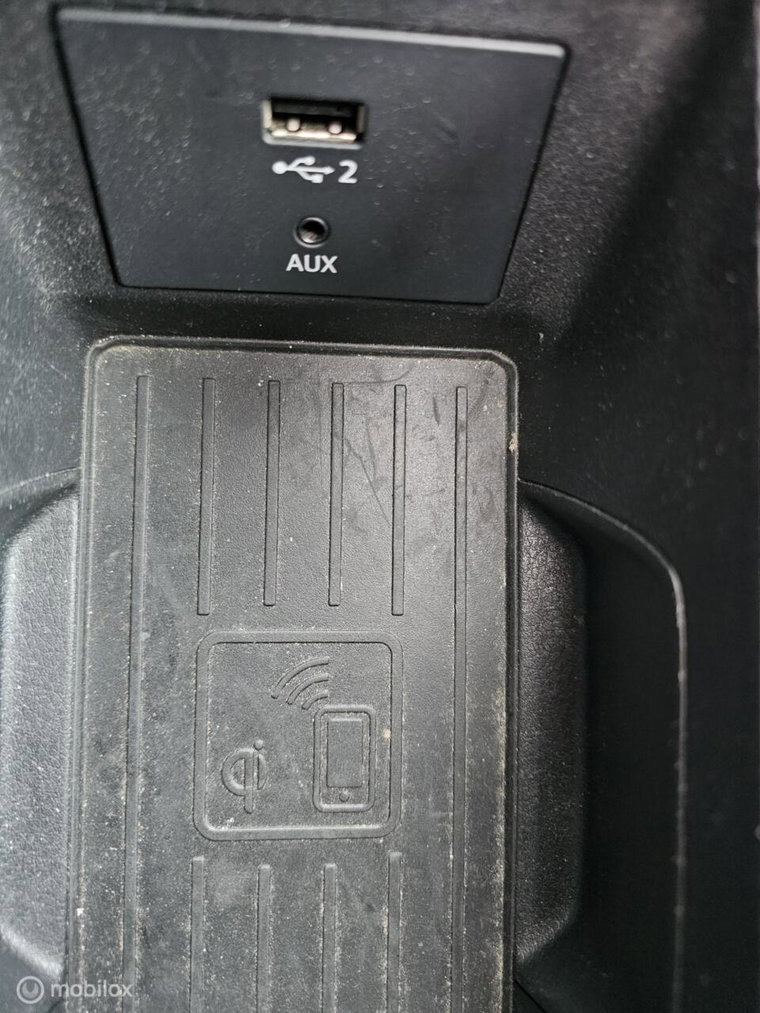 Vehicle Image 24