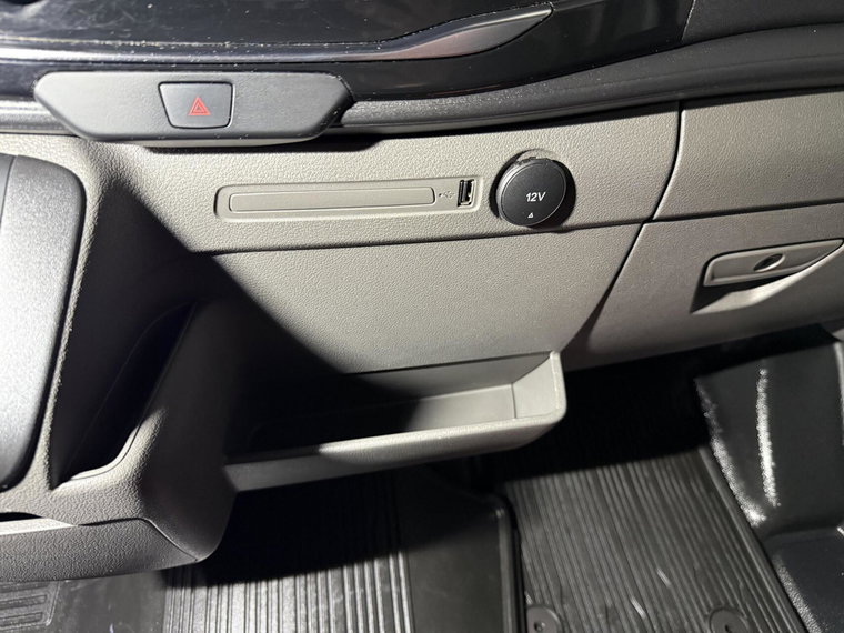 Vehicle Image 28