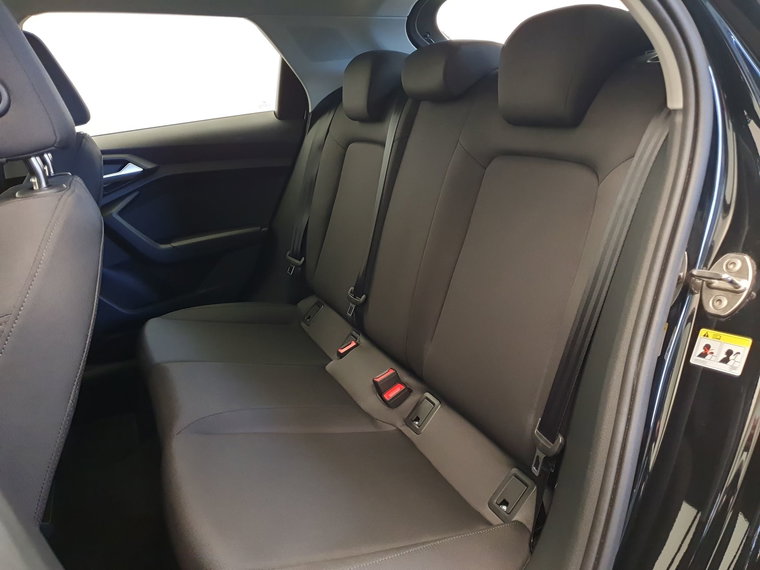 Vehicle Image 25