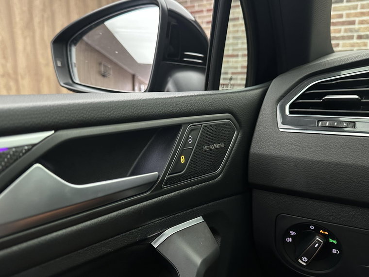 Vehicle Image 48