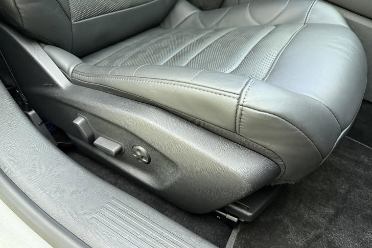 Vehicle Image 14