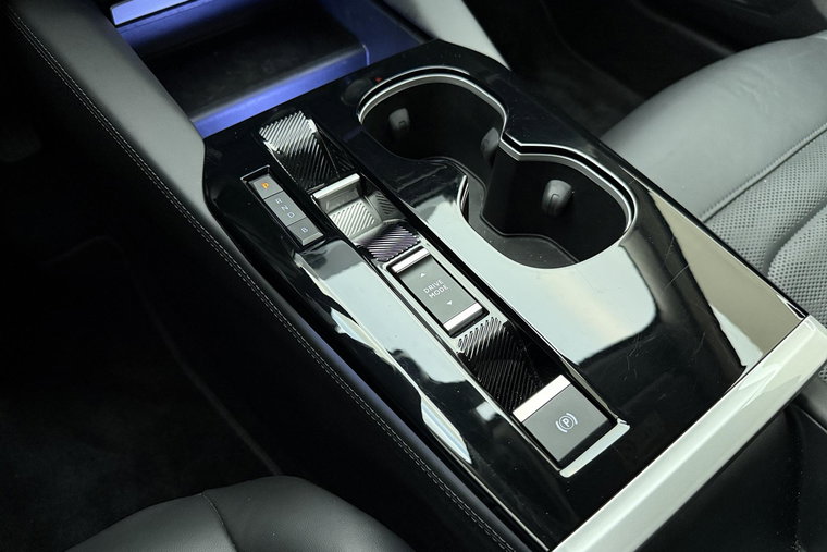 Vehicle Image 33