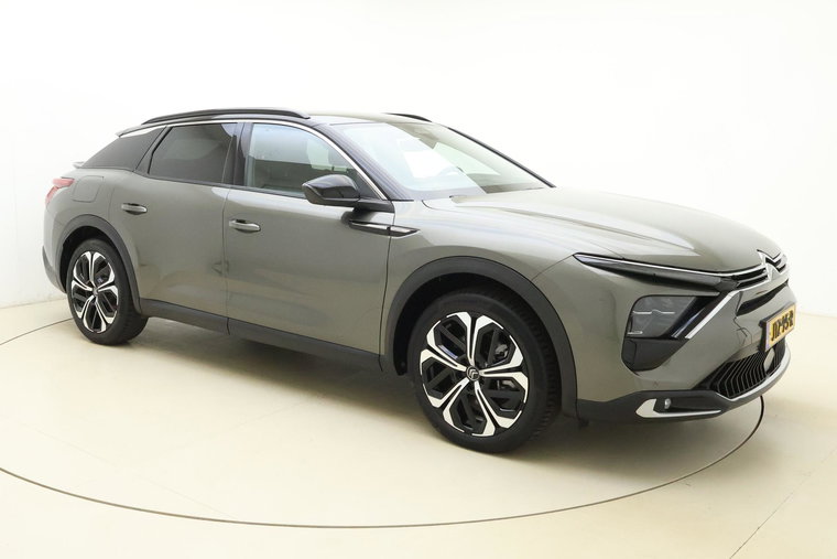 Vehicle Image 8
