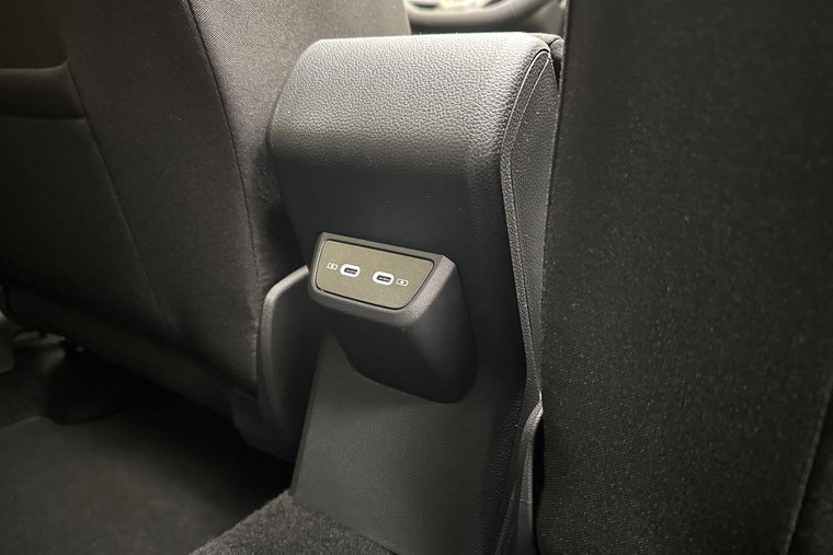 Vehicle Image 13