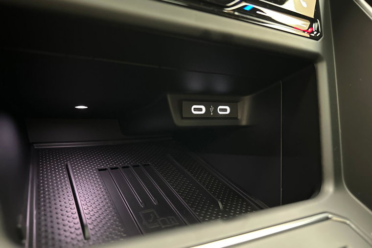 Vehicle Image 31