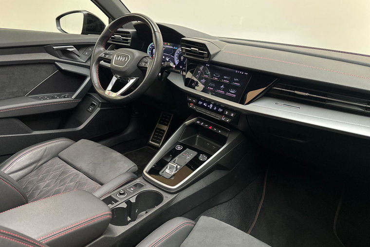 Vehicle Image 16