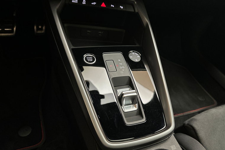 Vehicle Image 38