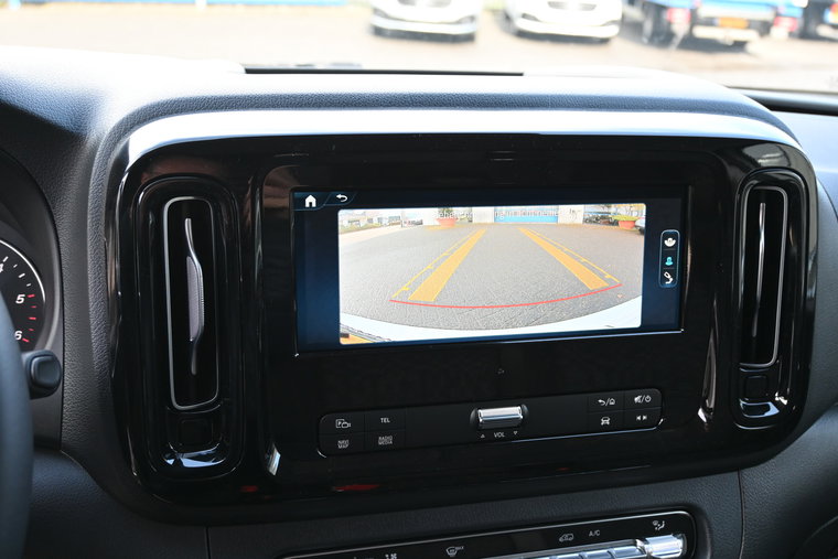 Vehicle Image 11