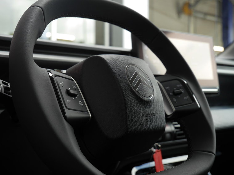Vehicle Image 17