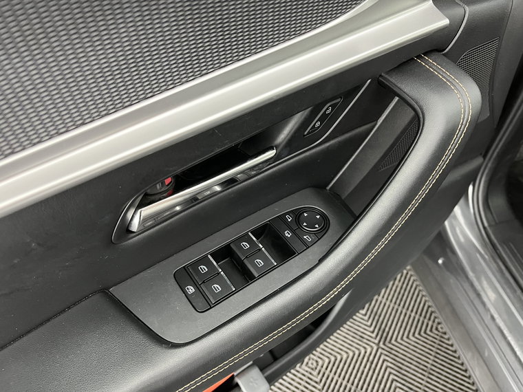 Vehicle Image 26