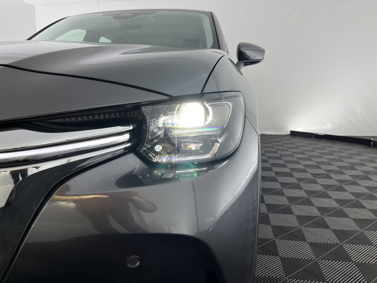 Vehicle Image 32