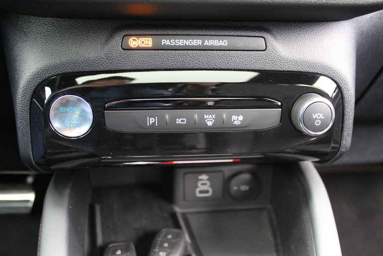 Vehicle Image 32