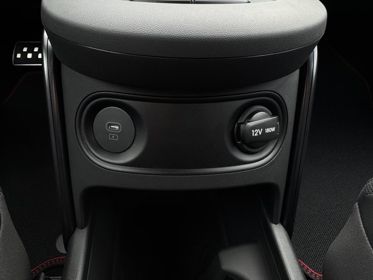 Vehicle Image 32