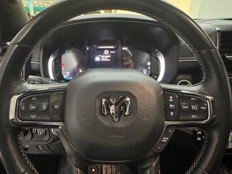 Vehicle Image 38