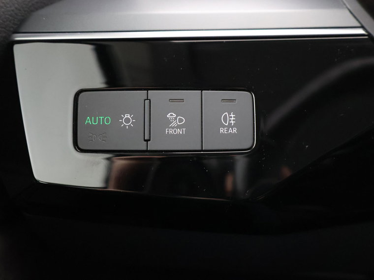Vehicle Image 28