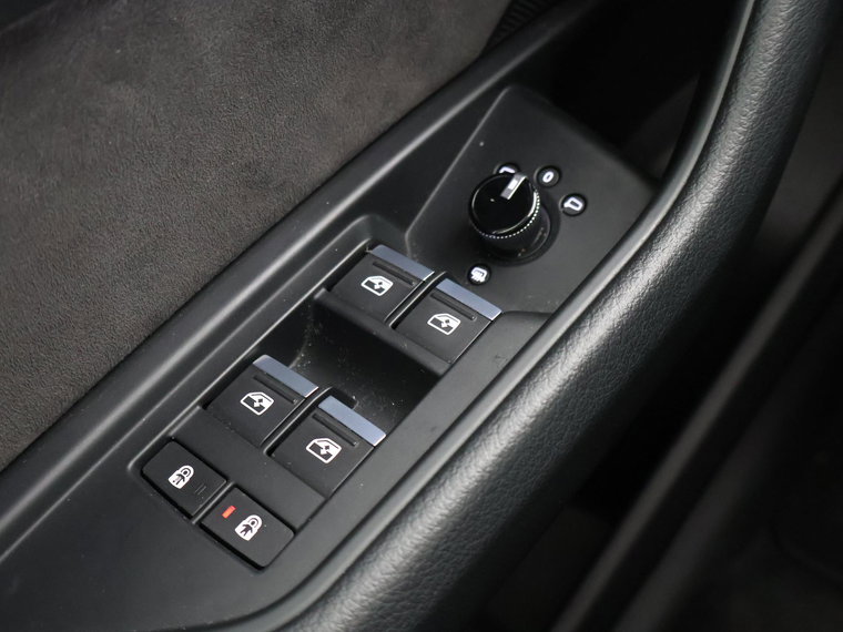 Vehicle Image 48
