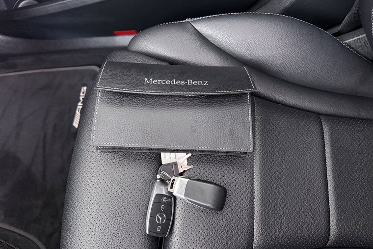 Vehicle Image 32