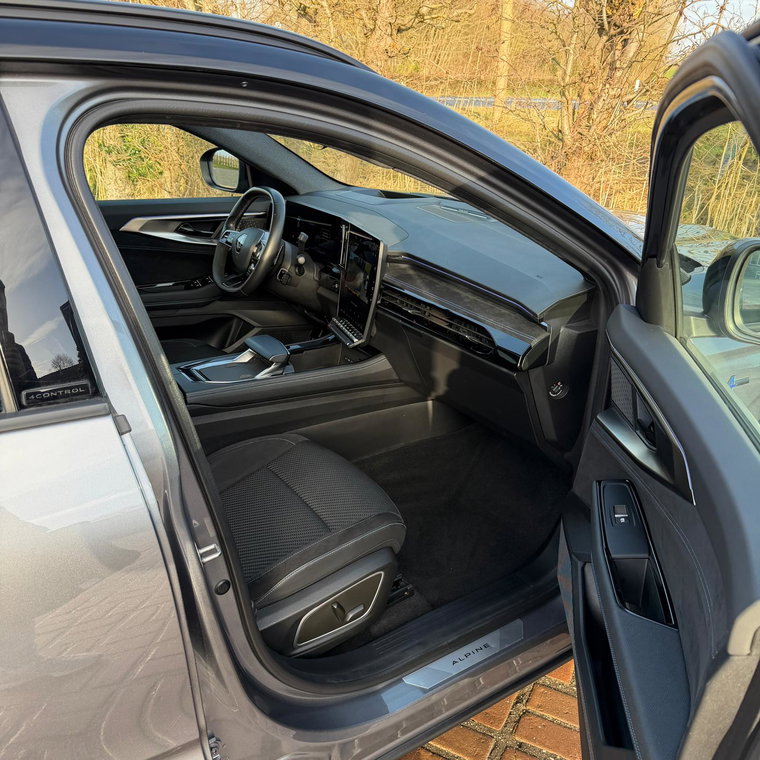 Vehicle Image 17