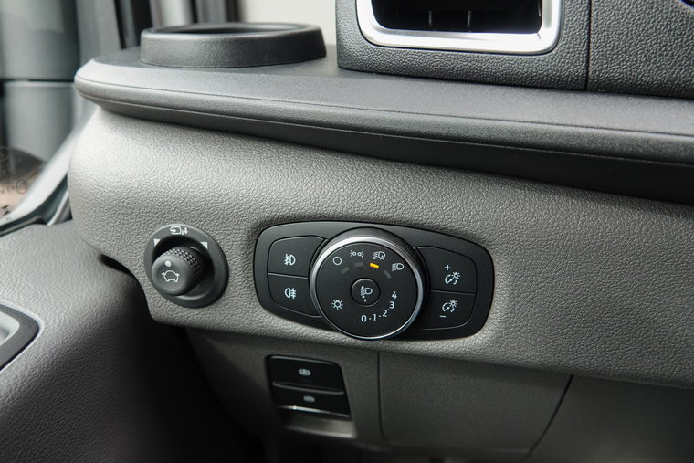 Vehicle Image 25