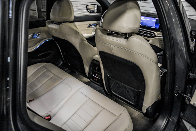Vehicle Image 36