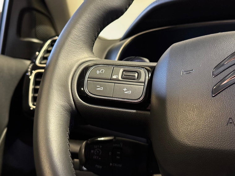 Vehicle Image 26