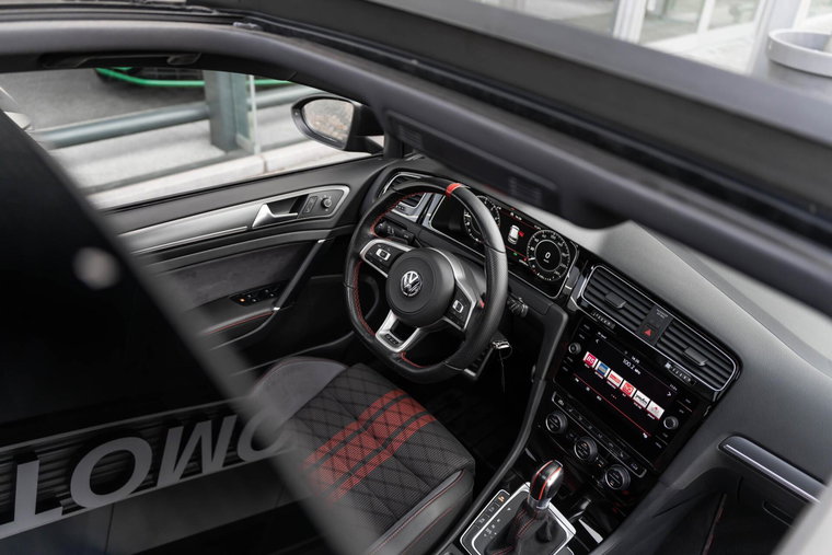 Vehicle Image 19