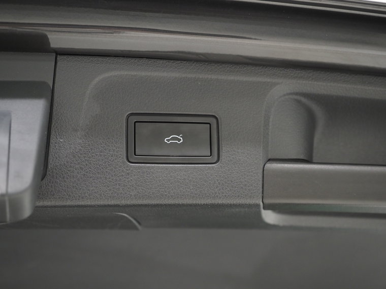 Vehicle Image 42