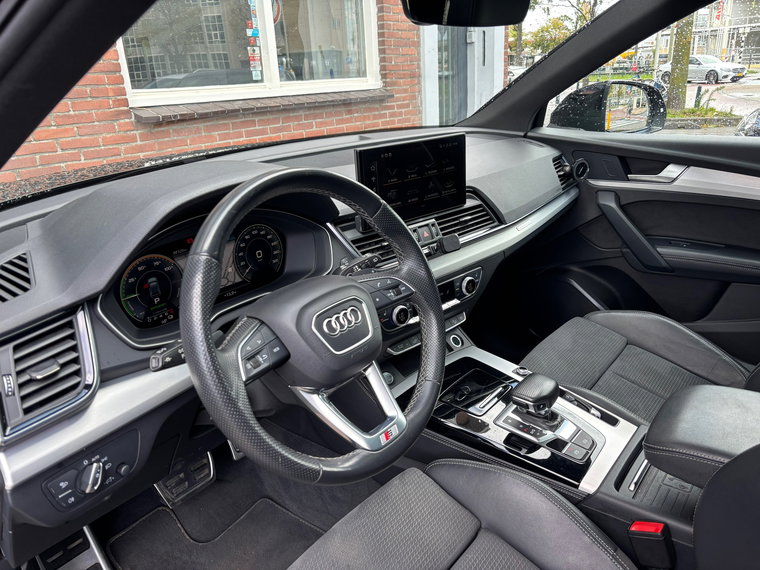 Vehicle Image 14