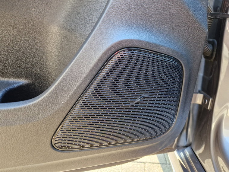 Vehicle Image 33