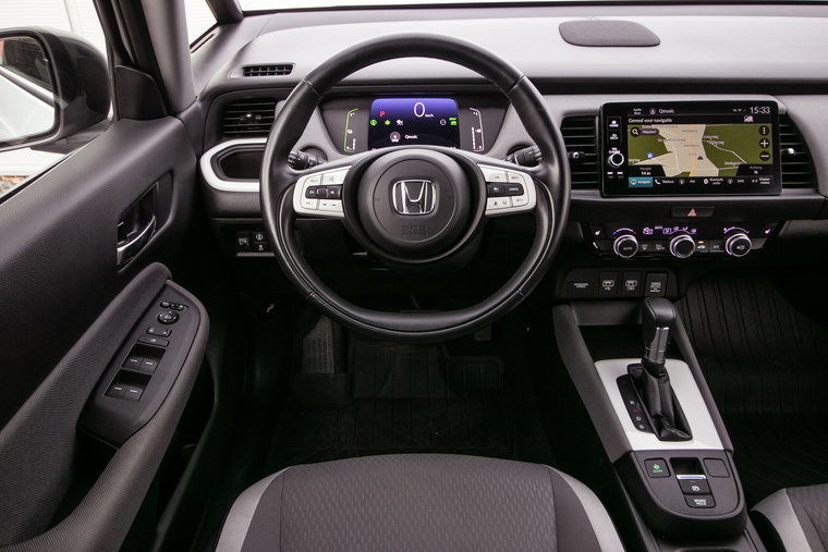 Vehicle Image 16