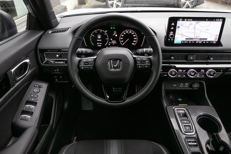 Vehicle Image 16