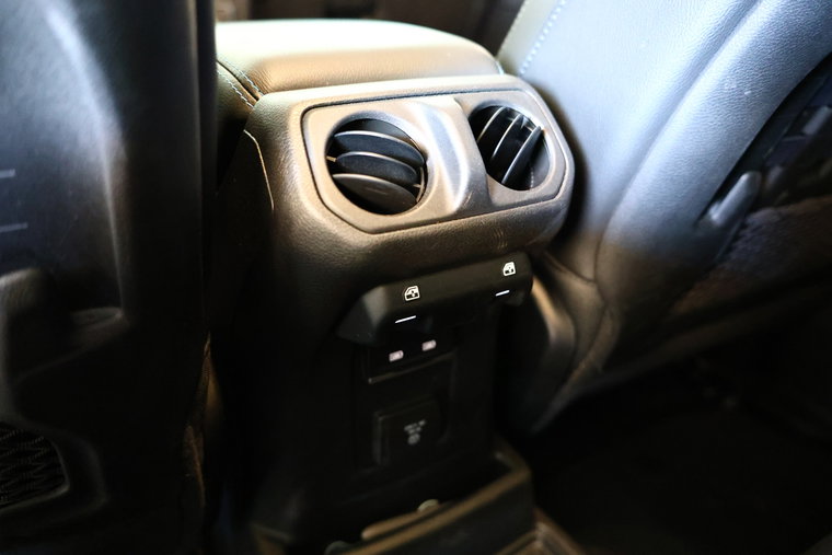 Vehicle Image 36