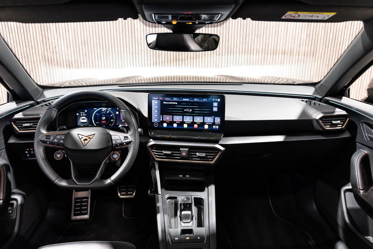 Vehicle Image 13
