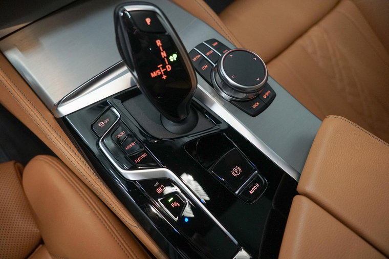 Vehicle Image 19