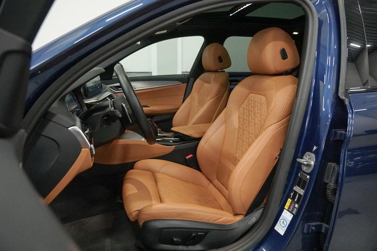 Vehicle Image 22
