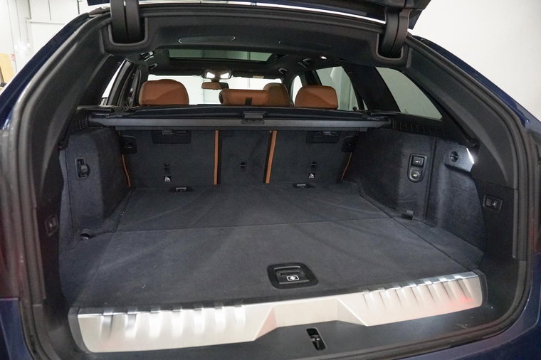 Vehicle Image 48