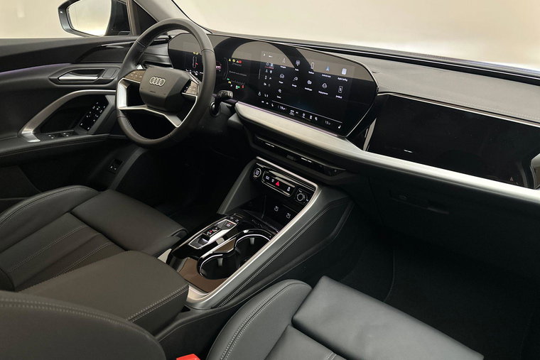 Vehicle Image 14