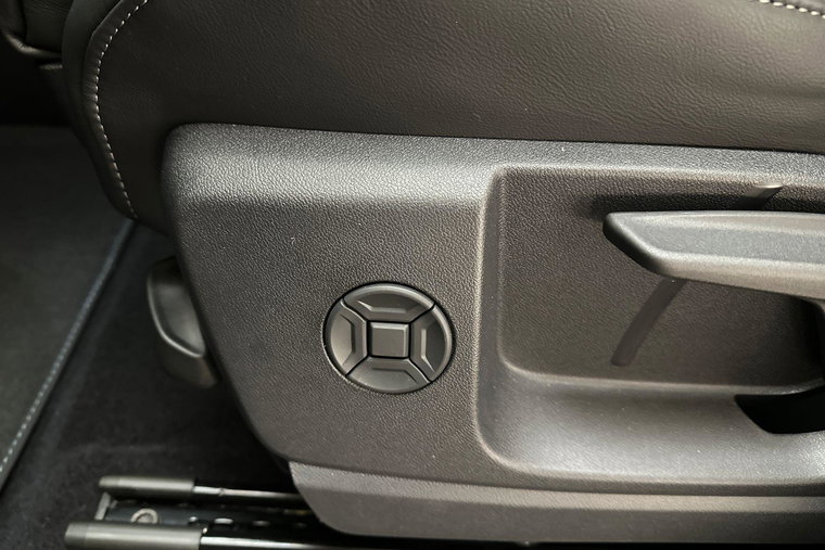 Vehicle Image 17