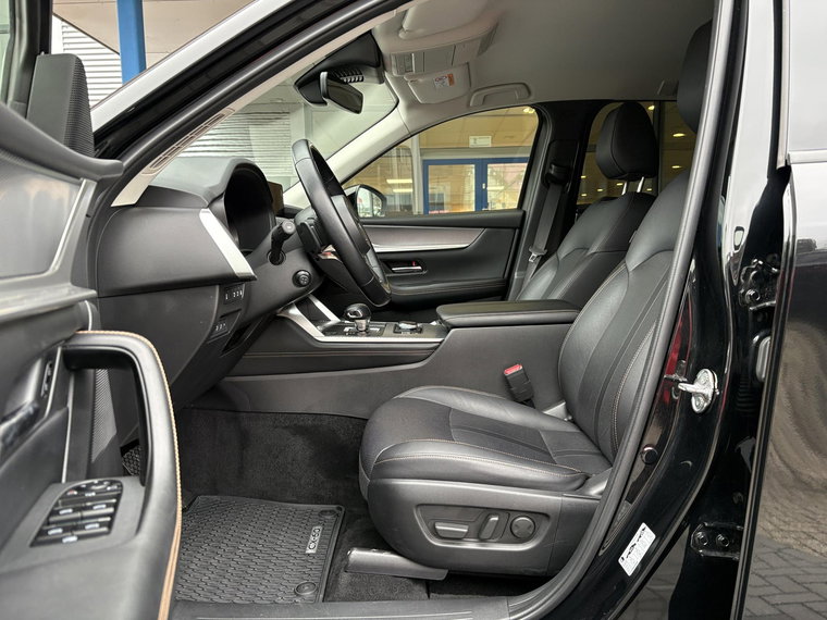 Vehicle Image 13