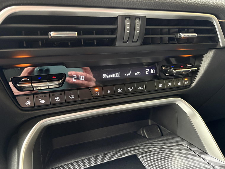 Vehicle Image 37